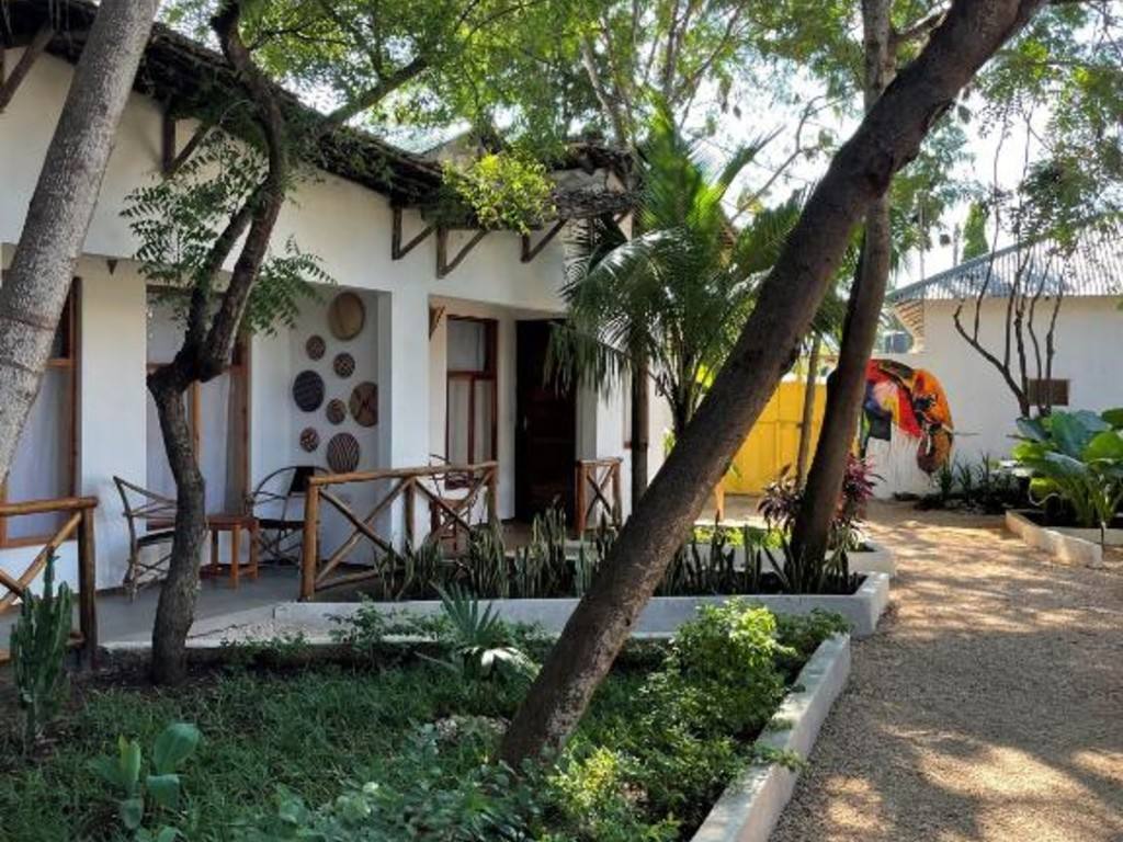 The gardens at Babalao Bungalows